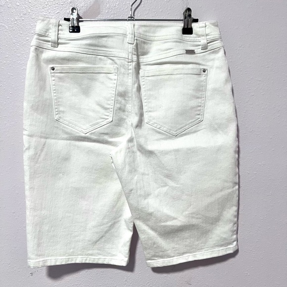 INC White regular fit Denim‎ Shorts 6 - Picture 9 of 11
